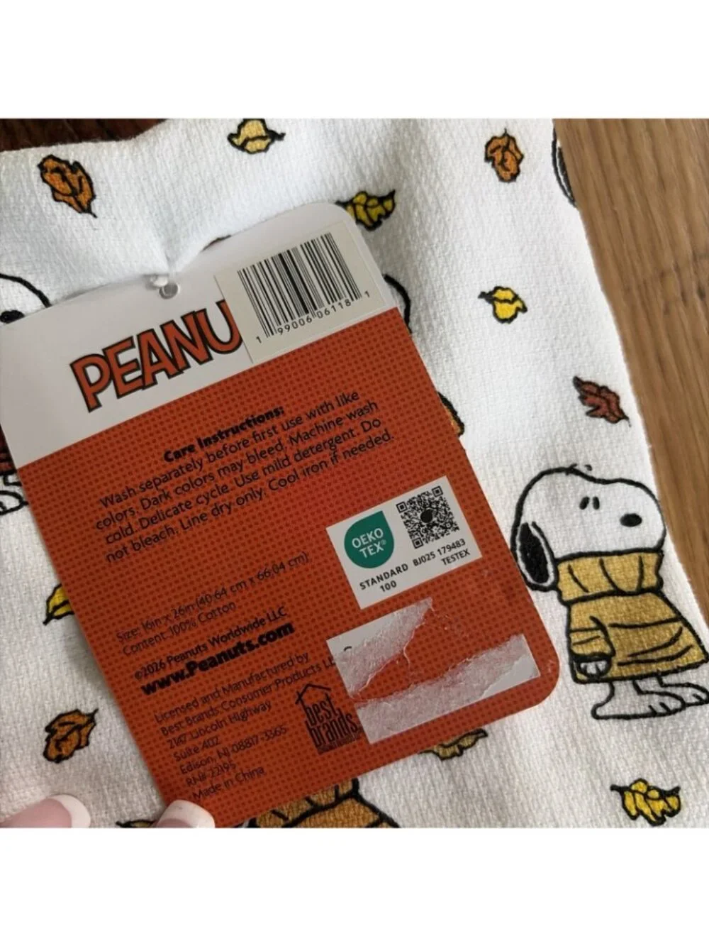 Peanuts Set Of 2 Kitchen Towels NWT Snoopy Fall Autumn Peanuts